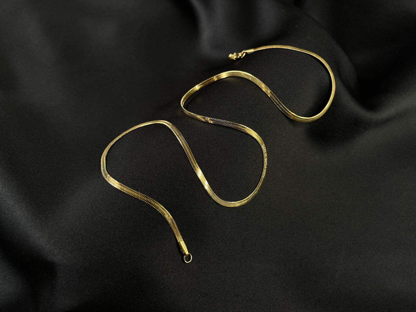 Dainty Herringbone chain