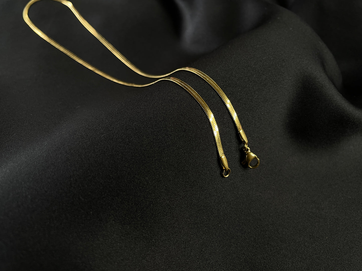 Dainty Herringbone chain